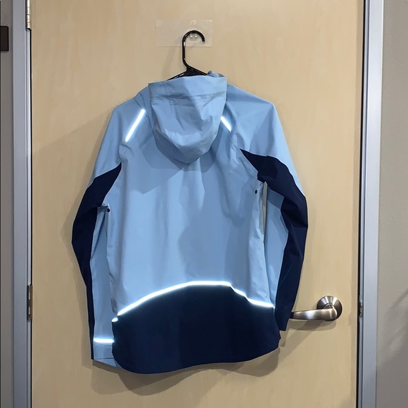 Vineyard Vines Performance Jacket - Picture 5 of 8